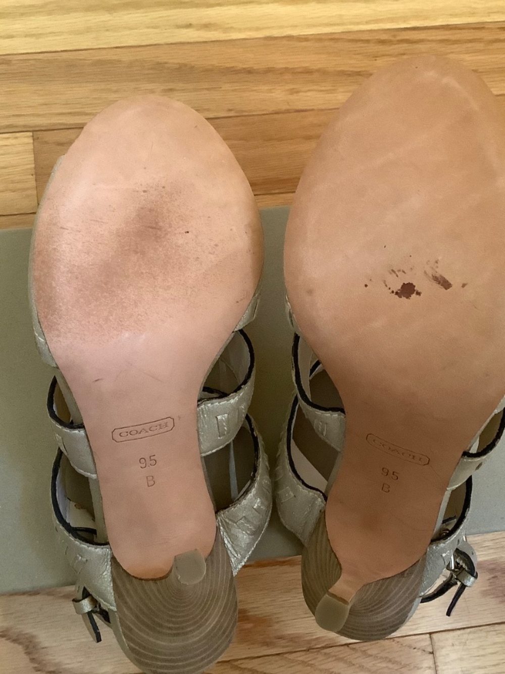 Coach Kareena Brushed Gold Whipstitch Metallic Leather High Heel Sandals SZ 9.5 - Picture 11 of 13